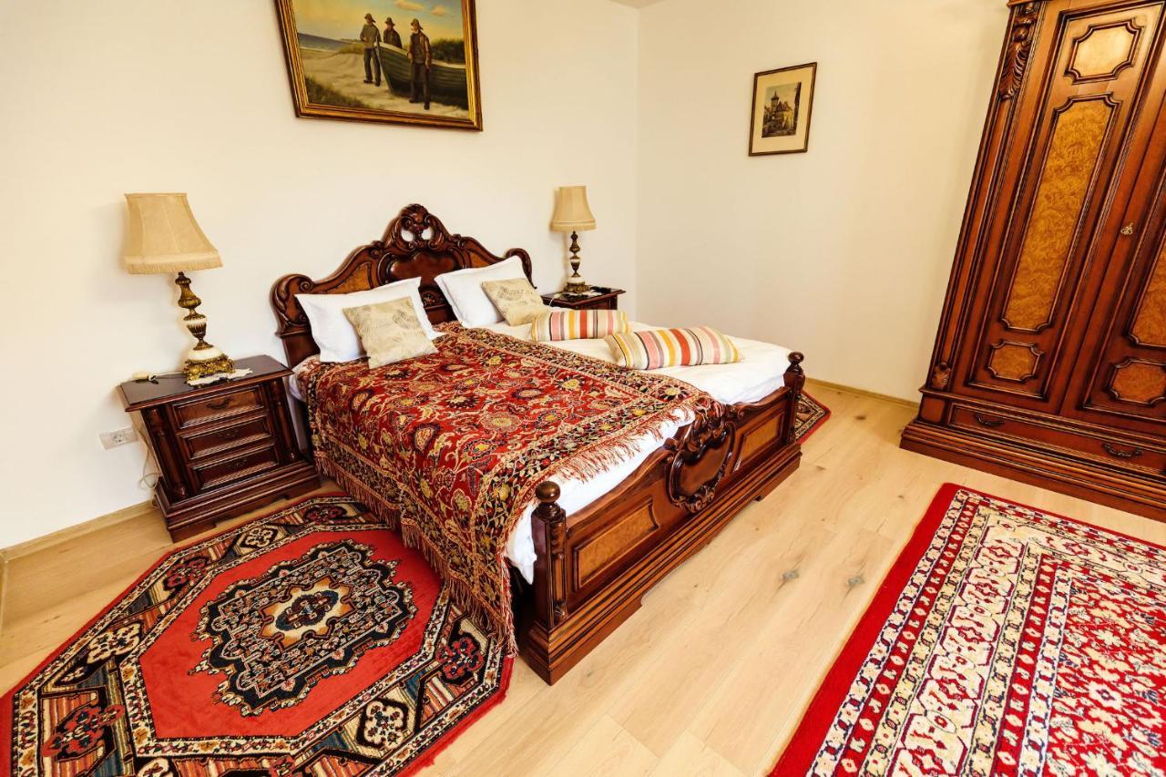 Pensiunea Iris Turcineşti Buitenkant foto